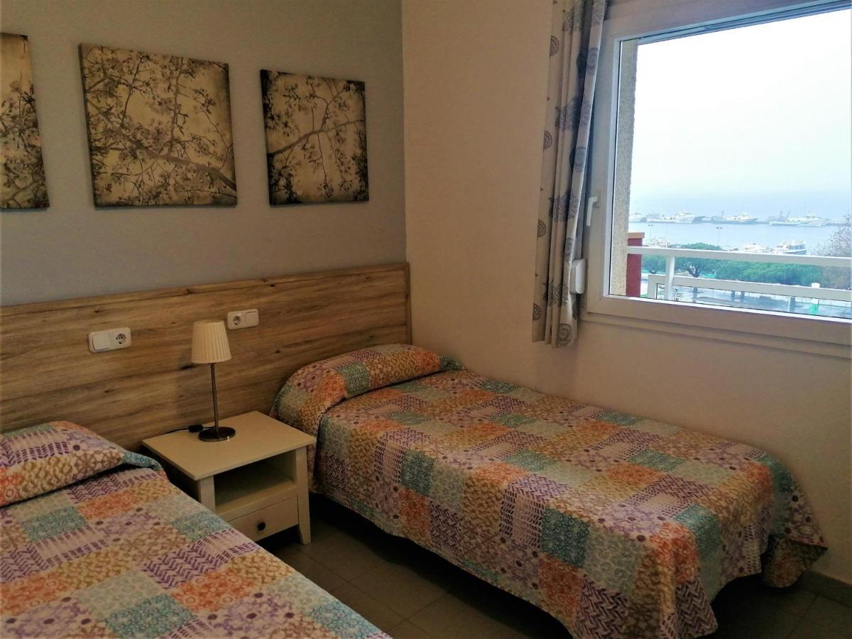2166 Rocmar 1 4-C, Excelente Situacion Frente Al Puerto Pesquero Y Con Vista A La Bahia. Gran Terraza. Gran Parking Publico Delante. - Es-258-30 Lägenhet Rosas Exteriör bild